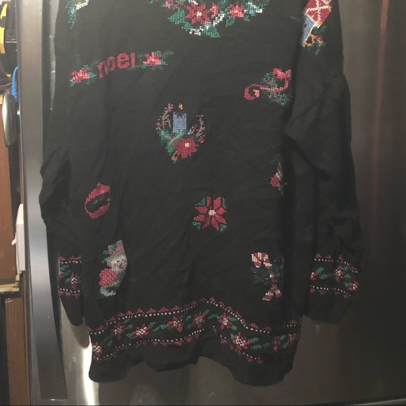 🎄Vintage Venezia Christmas Cross Stitch Sweater- 437 $40 or $35 w/offer - Picture 2 of 6